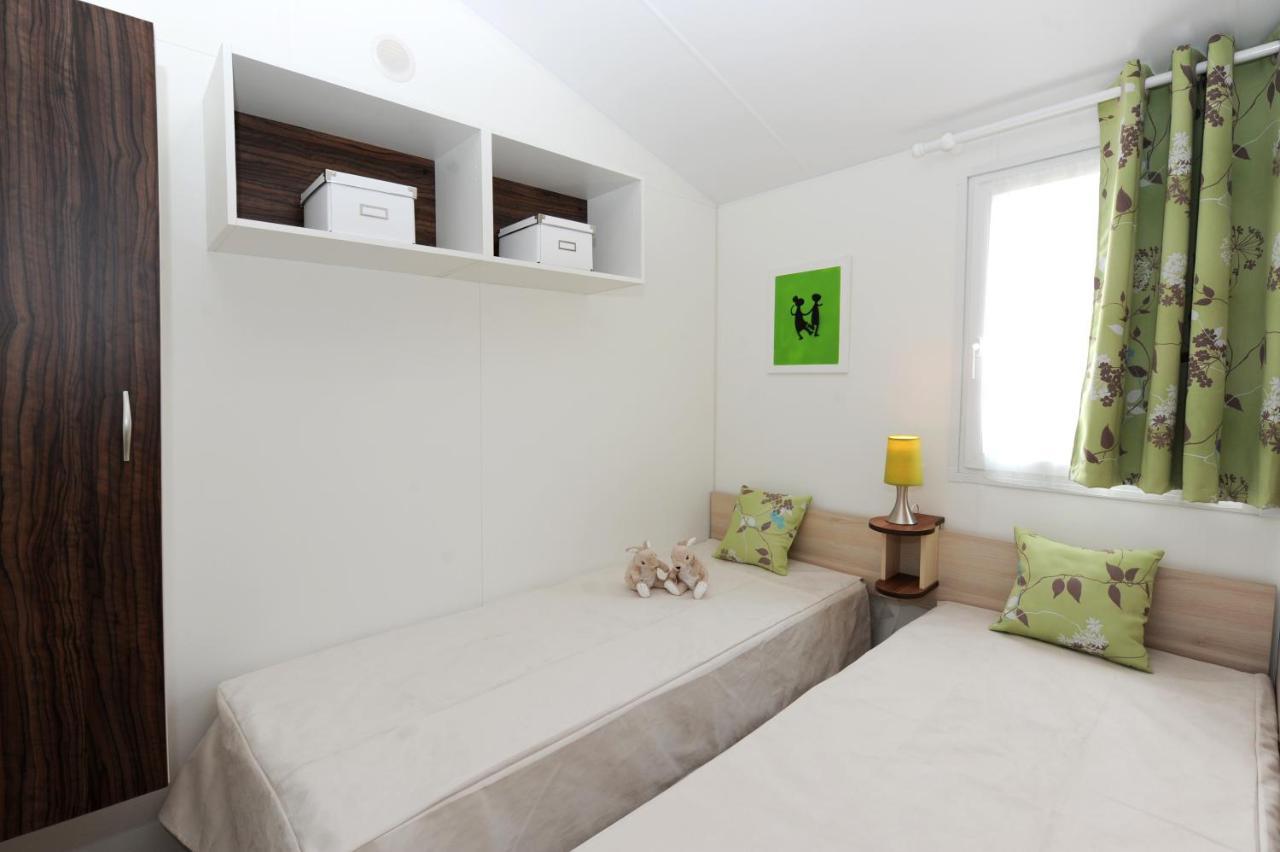 Camping Les Brillas Les Moutiers Luaran gambar