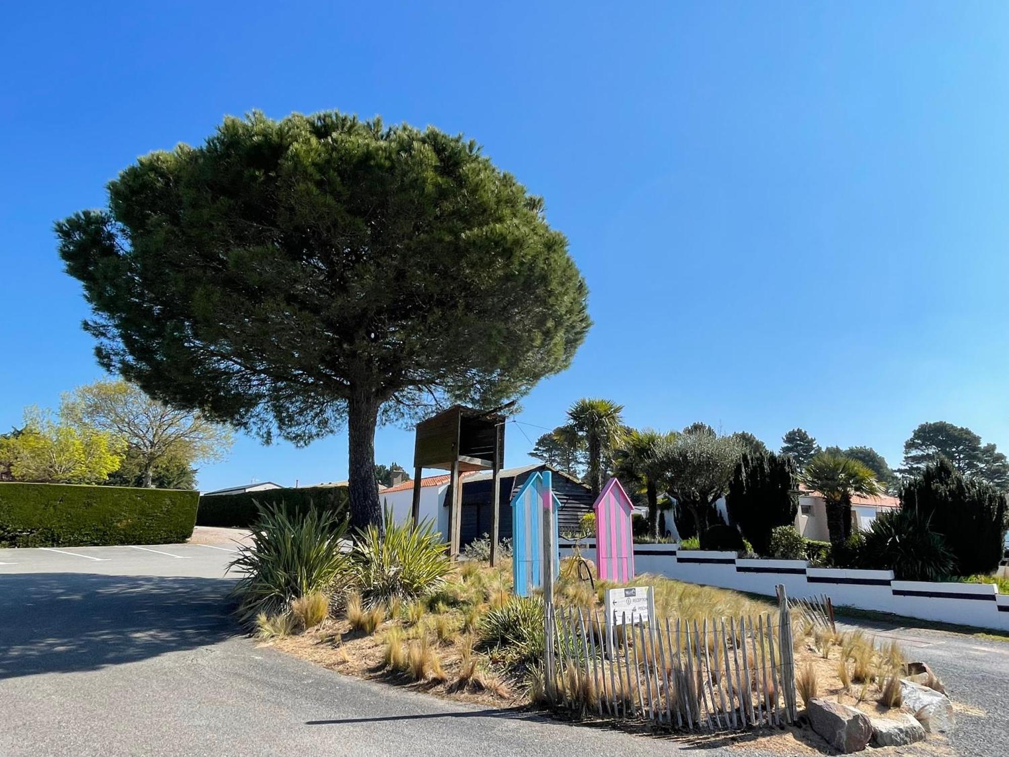 Camping Les Brillas Les Moutiers Luaran gambar