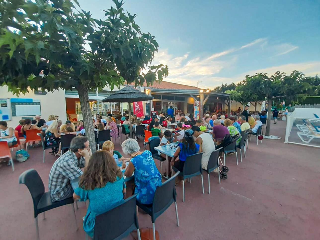 Camping Les Brillas Les Moutiers Luaran gambar