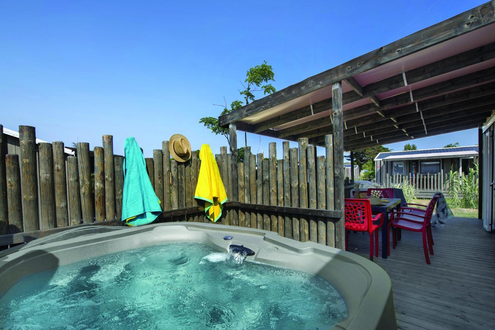 Camping Les Brillas Les Moutiers Luaran gambar