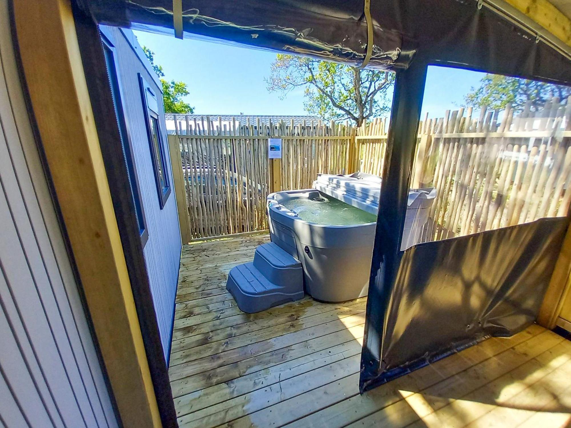 Camping Les Brillas Les Moutiers Luaran gambar